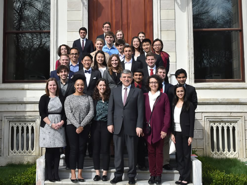 Amerikan Rice Üniversitesi Öğrencilerinden 11. Cumhurbaşkanı Gül’e Ziyaret 